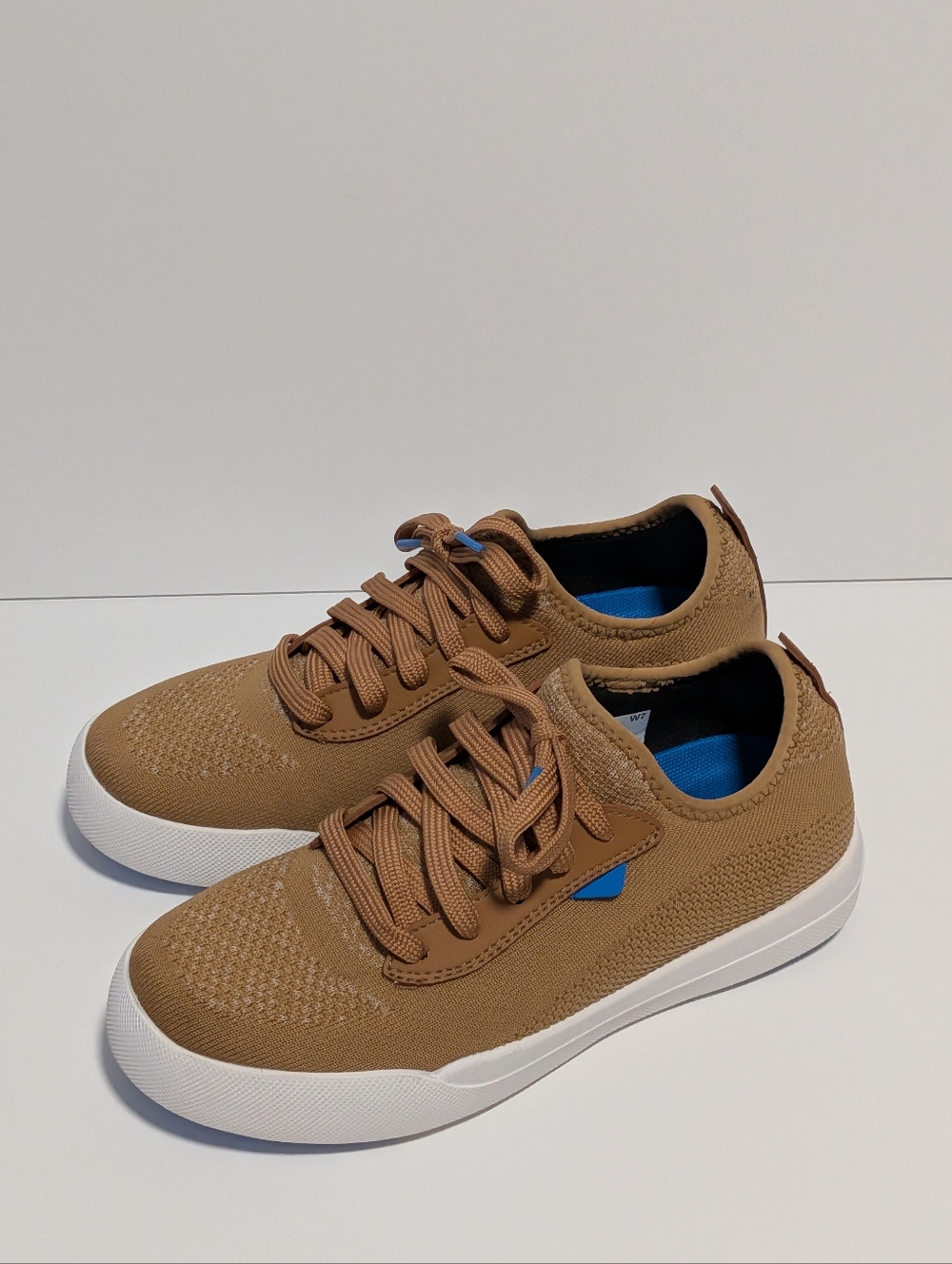 Vessi Women's Weekend sneakers in the Oak Brown colorway Size 7